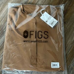 NWT figs Earth Rafaela scrub top- small